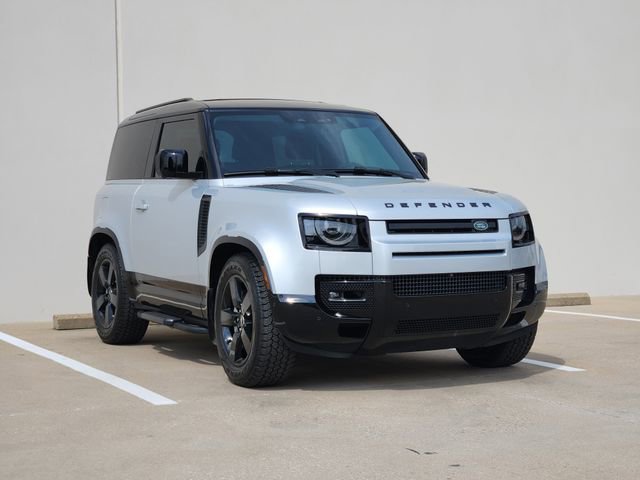 Used 2024 Land Rover Defender 90 X-Dynamic SE image 3
