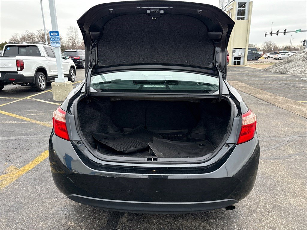 Used 2017 Toyota Corolla LE image 14