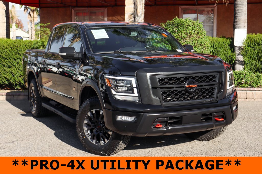 Used 2021 Nissan Titan PRO-4X w/ Pro-4x Convenience Package image 2
