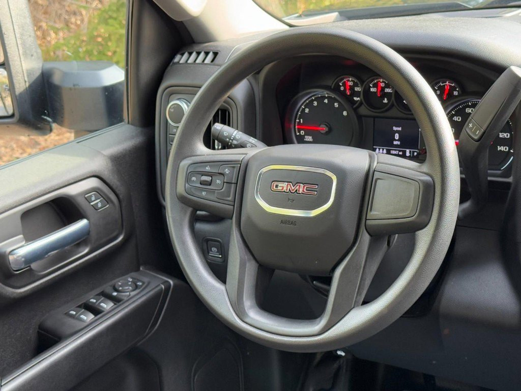 Used 2024 GMC Sierra 2500 Pro w/ Convenience Package image 12