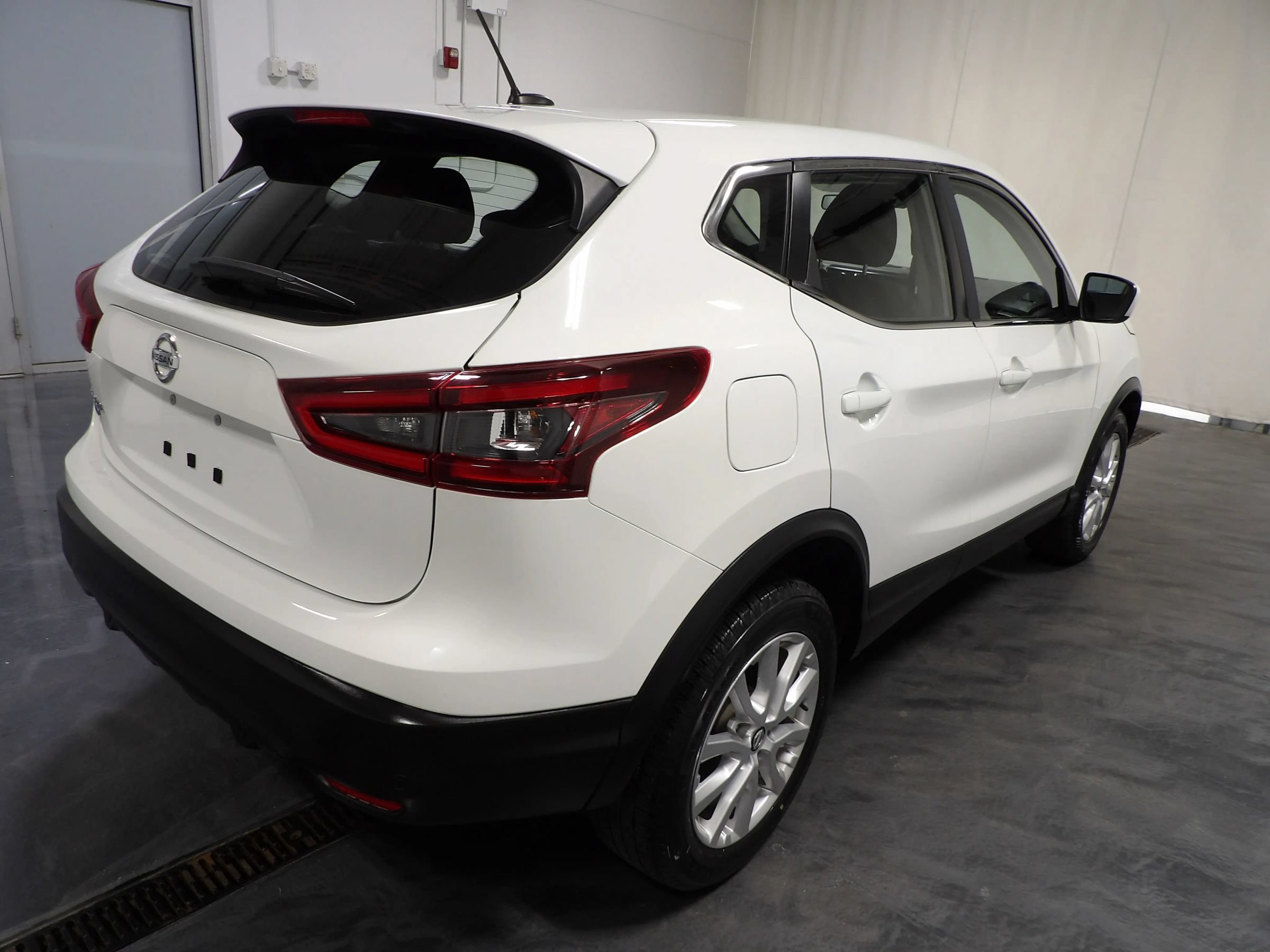 Used 2022 Nissan Rogue Sport S FWD image 4