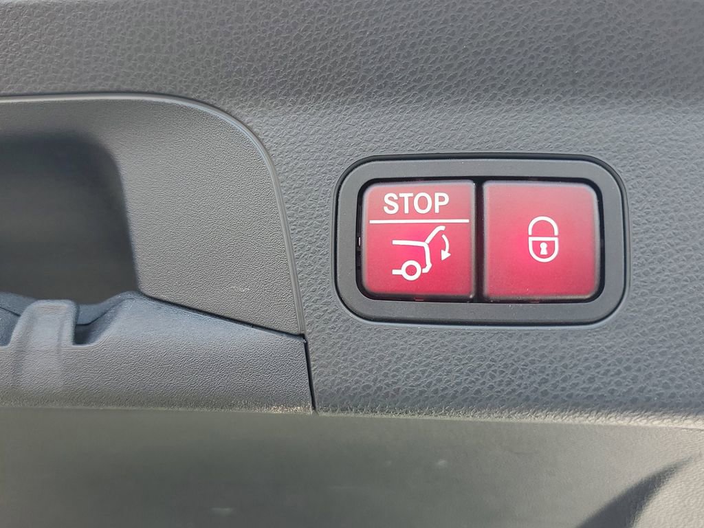 Used 2021 Mercedes-Benz GLC 300 4MATIC Coupe image 26