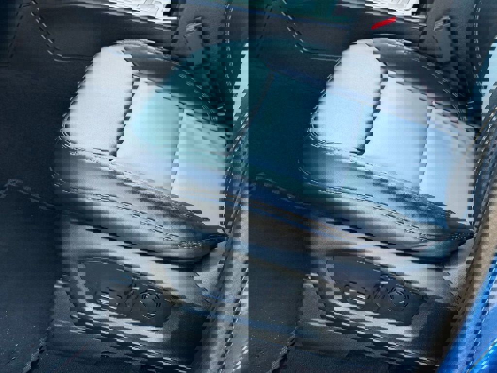 Certified 2022 Ford Explorer XLT w/ Equipment Group 202A image 17