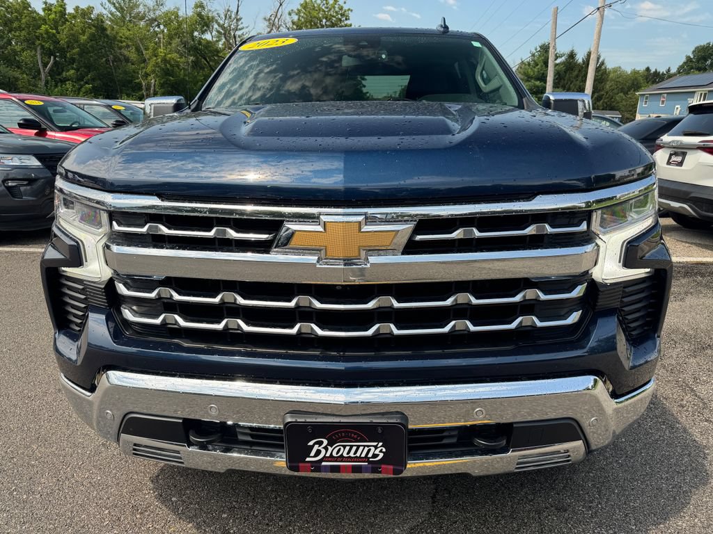 Used 2023 Chevrolet Silverado 1500 LTZ AWD/4WD image 2