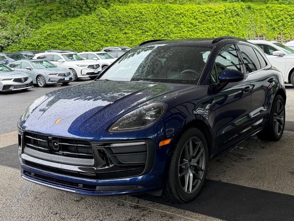 Used 2025 Porsche Macan Turbo AWD/4WD image 4
