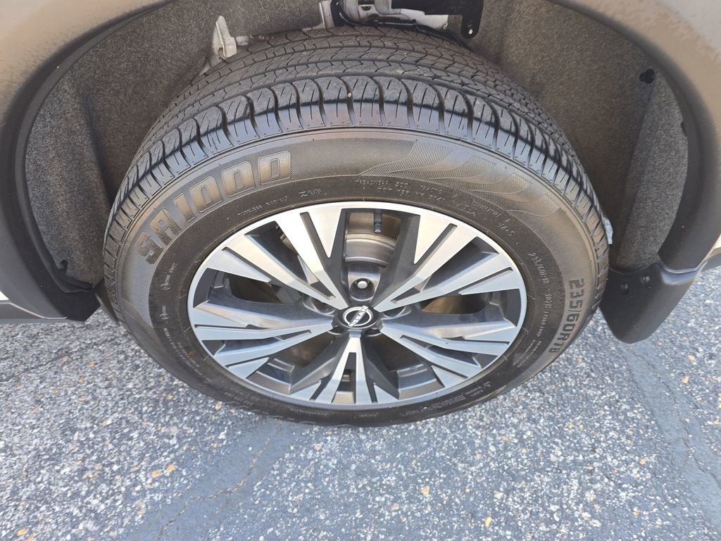 Used 2023 Nissan Rogue SV image 12