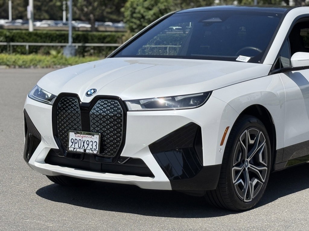 Used 2025 BMW iX xDrive50 w/ Sport Package image 10