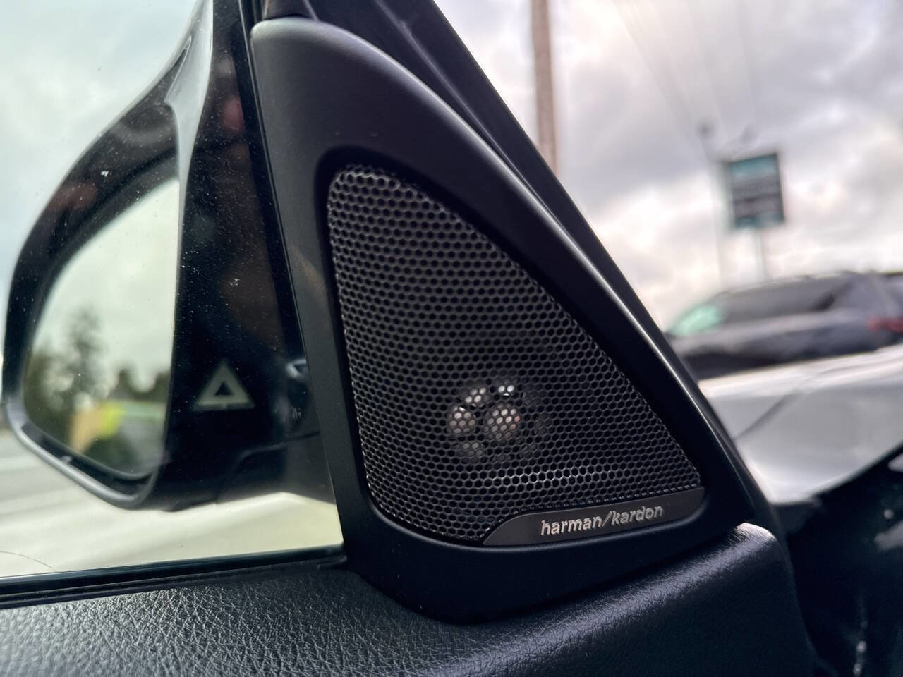 Used 2016 BMW M4 Convertible image 27