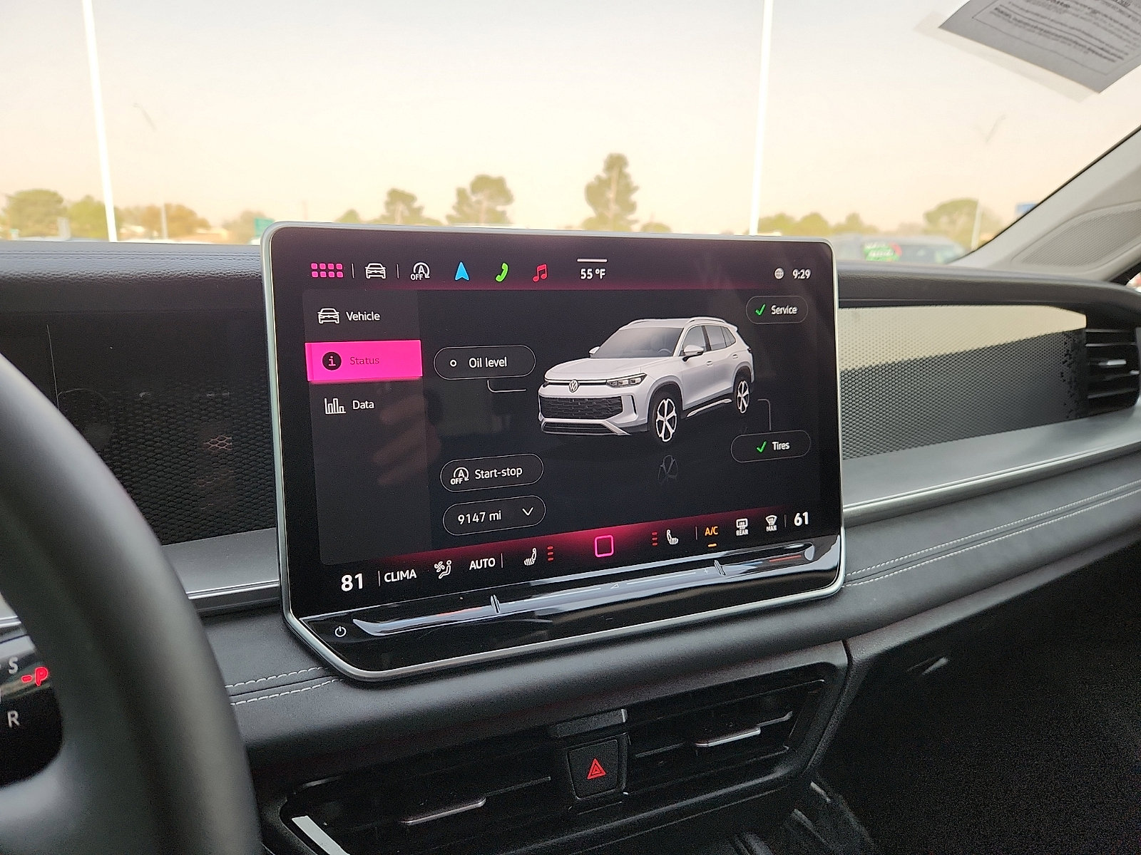 Certified 2025 Volkswagen Tiguan SE image 19