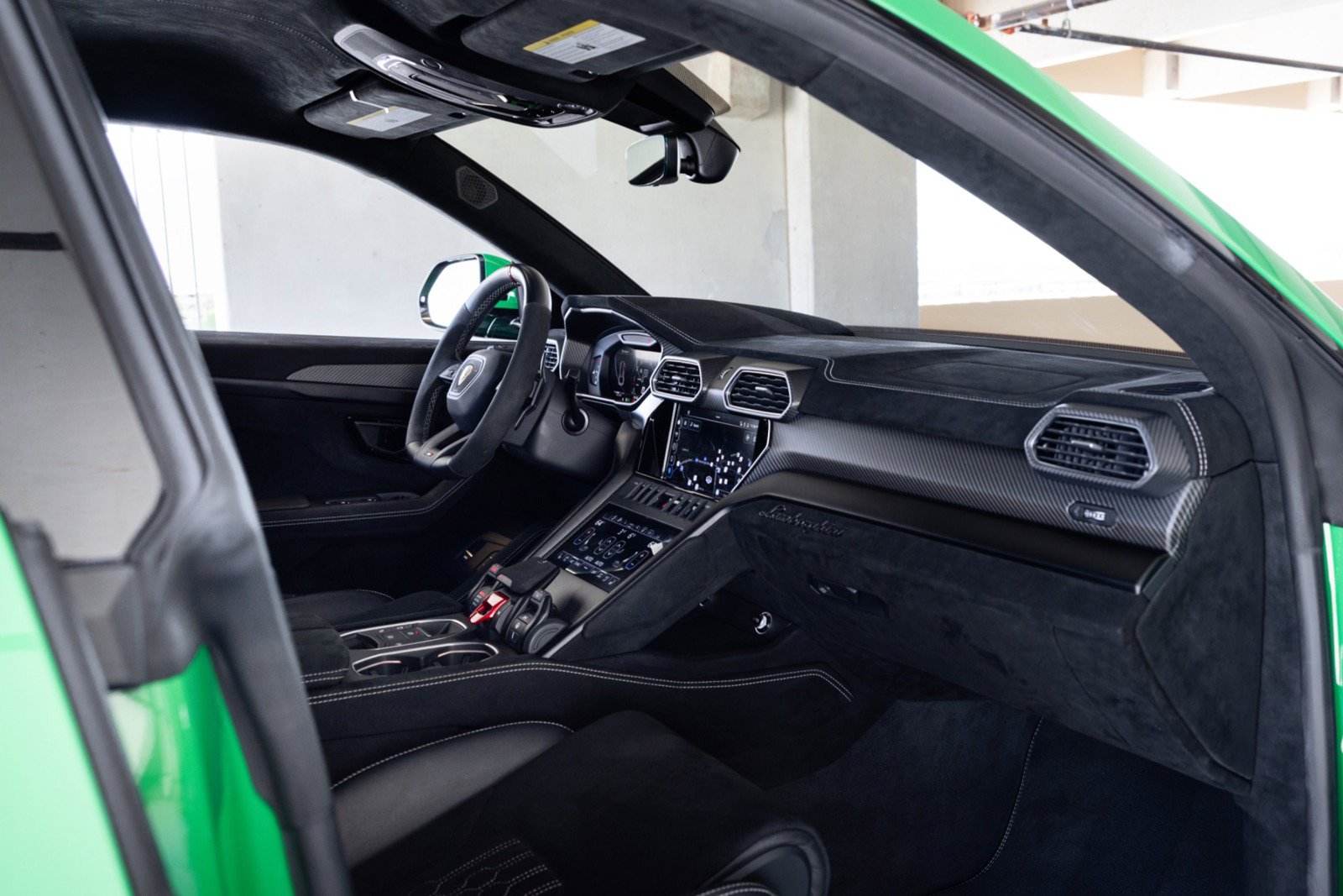Used 2023 Lamborghini Urus Performante AWD/4WD image 46