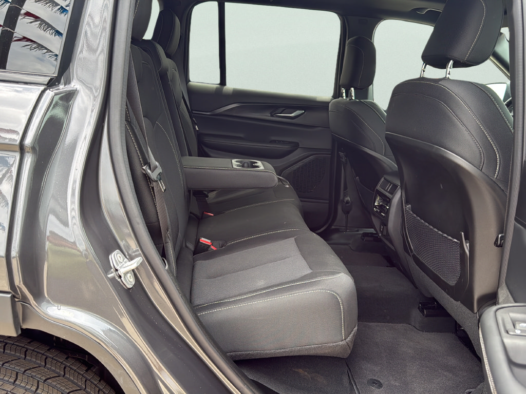 New 2026 Jeep Grand Cherokee Laredo X AWD/4WD image 12