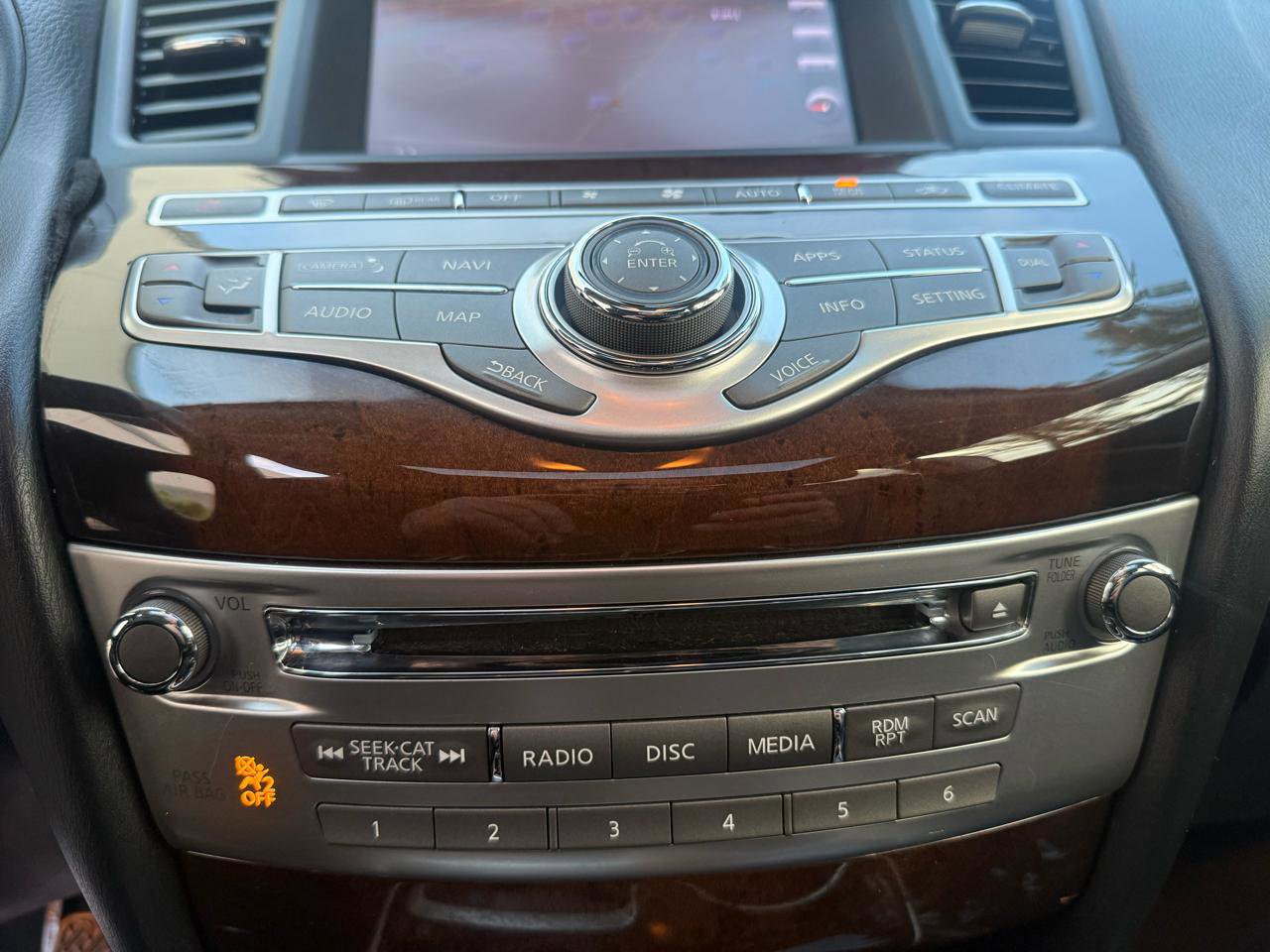 Used 2017 INFINITI QX60 Luxe w/ Deluxe Technology Package image 32