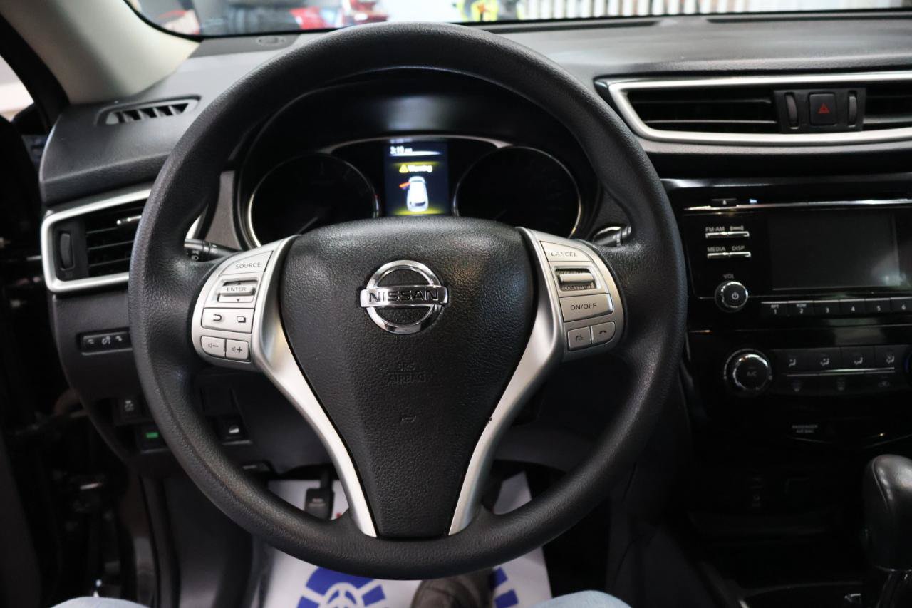 Used 2016 Nissan Rogue SV AWD/4WD image 17