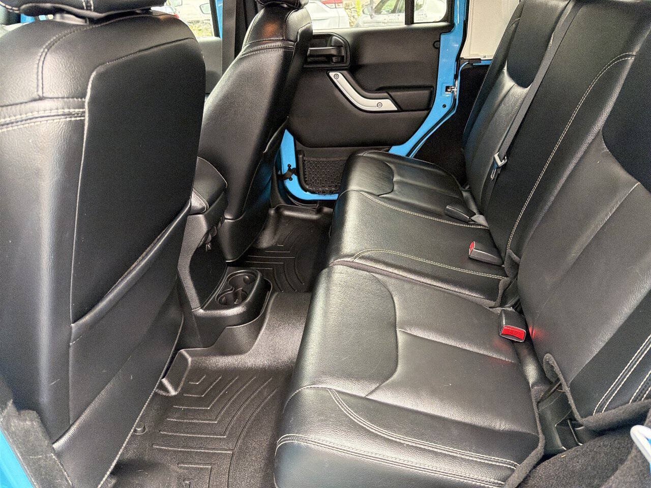 Used 2017 Jeep Wrangler Unlimited Sahara w/ Quick Order Package 24E Chief AWD/4WD image 33