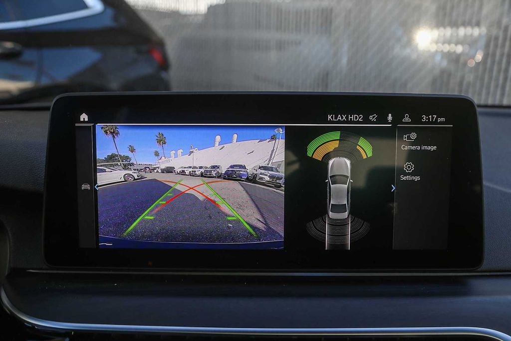 Certified 2023 BMW 530e w/ Convenience Package image 21