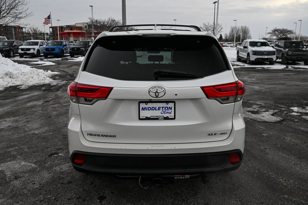 Used 2017 Toyota Highlander XLE image 6