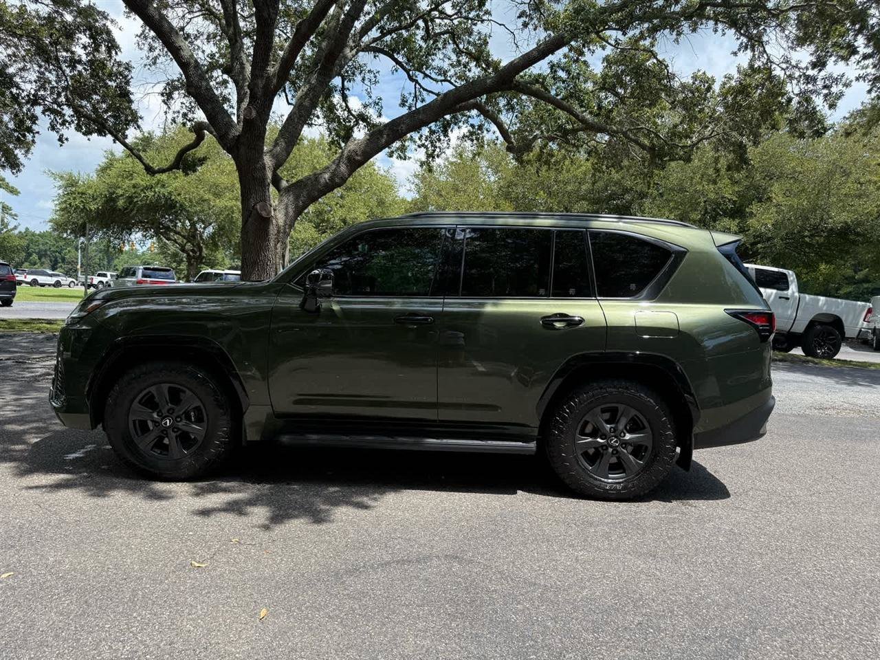 Used 2026 Lexus LX 700h Overtrail w/ Accessory Package (Z1) AWD/4WD image 8