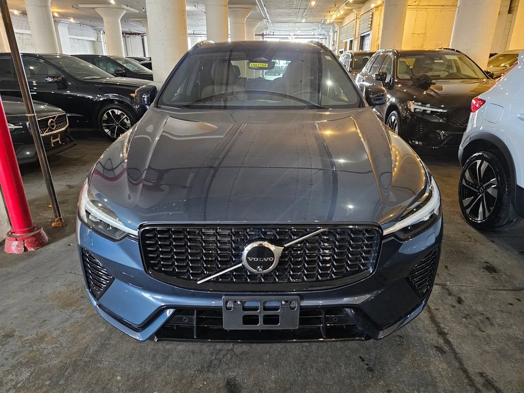Certified 2024 Volvo XC60 B5 Plus w/ Climate Package AWD/4WD image 6
