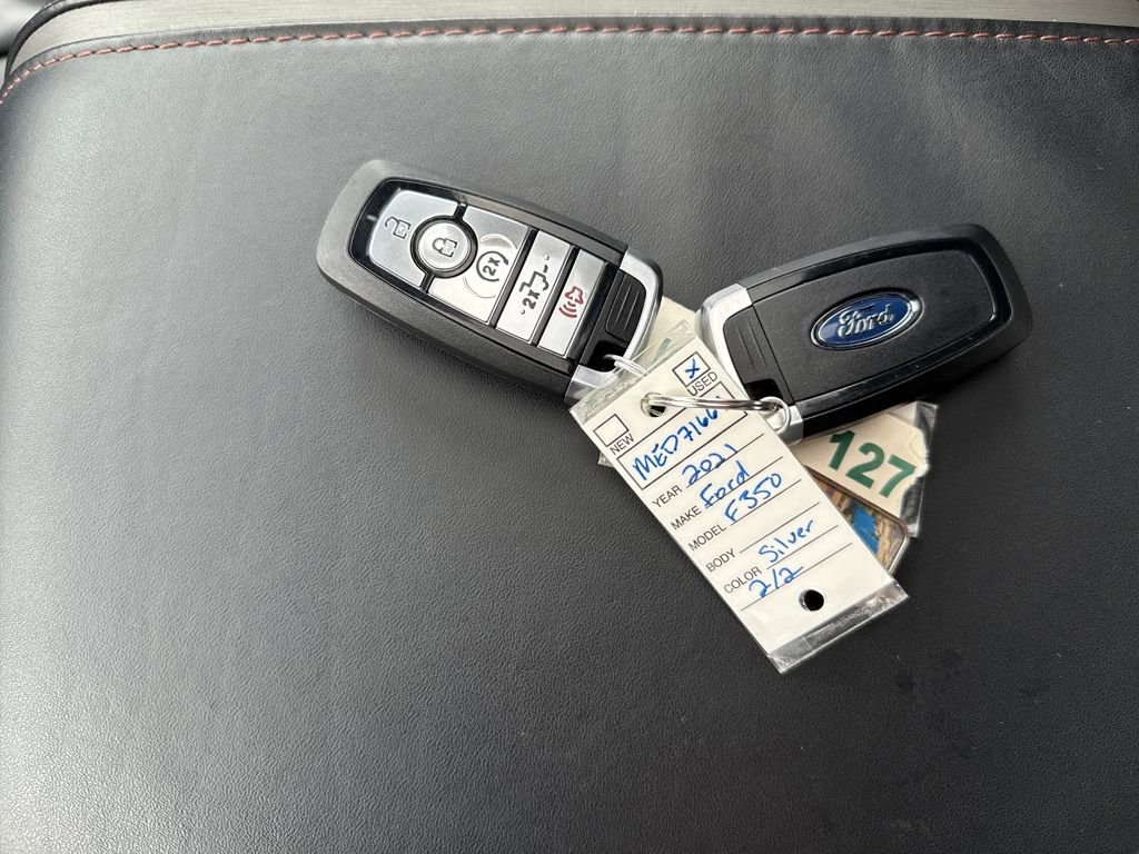 Used 2021 Ford F350 Platinum w/ Tremor Off-Road Package image 32