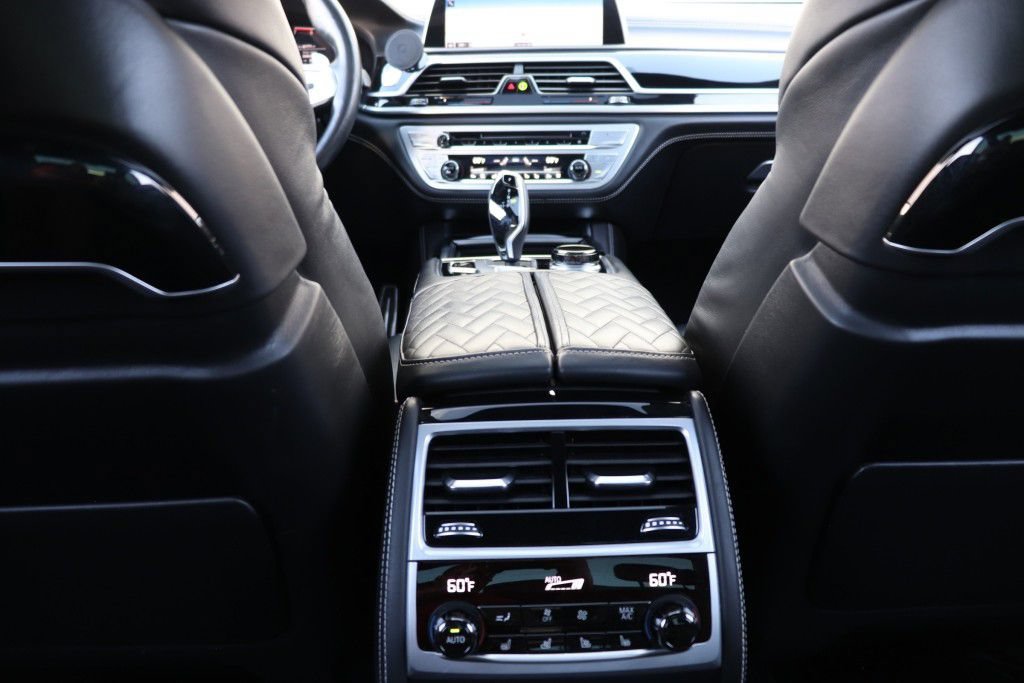 Used 2020 BMW 750i xDrive w/ Executive Package AWD/4WD image 76