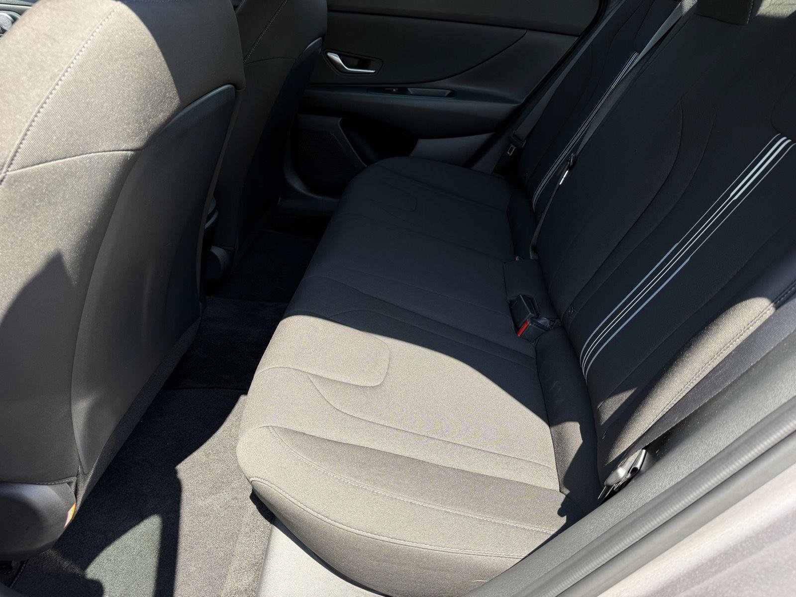 Used 2023 Hyundai Elantra SEL w/ Convenience Package FWD image 8