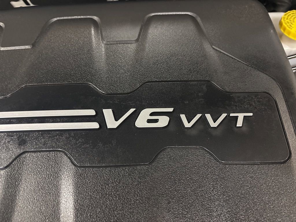 Used 2020 Jeep Cherokee Limited w/ Technology Group image 43