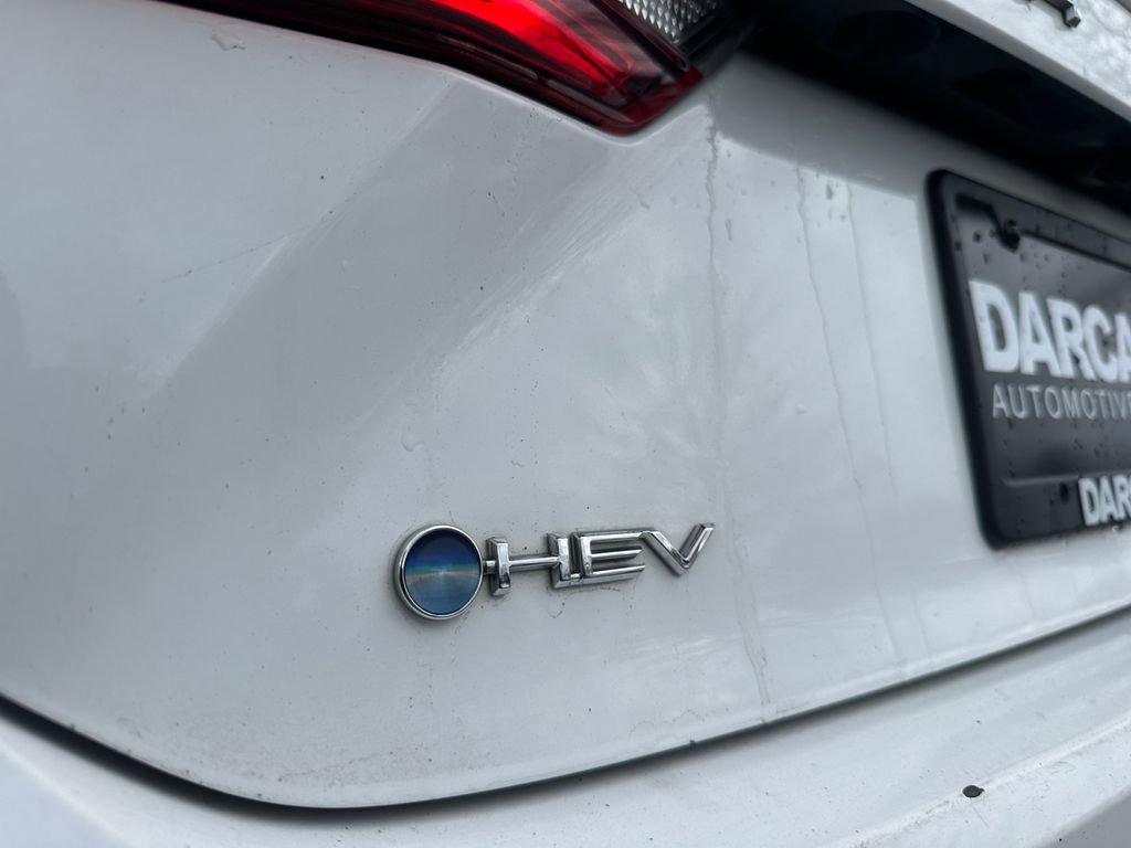 Used 2025 Toyota Camry LE image 30