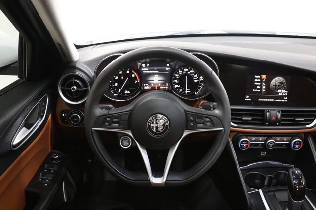 Used 2019 Alfa Romeo Giulia AWD w/ Cold Weather Package image 11