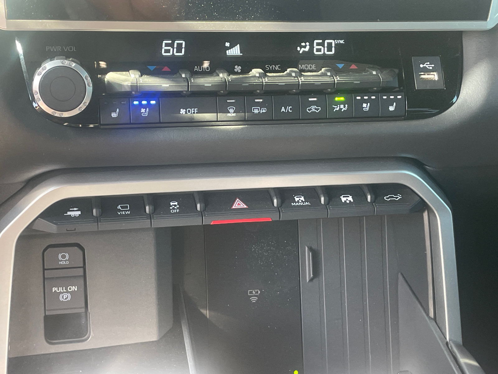 Used 2025 Toyota Tundra Platinum w/ Tow Tech Package AWD/4WD image 15
