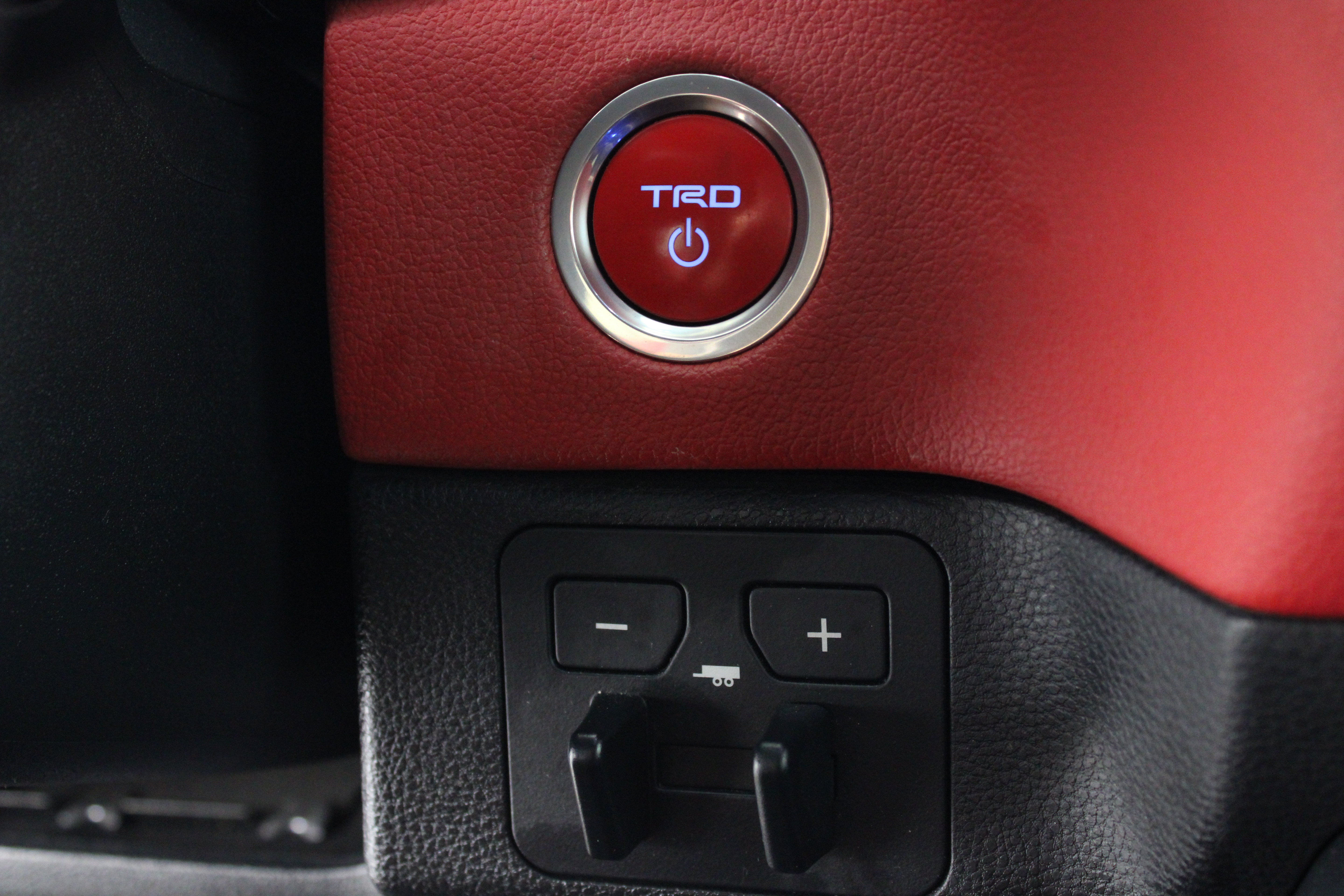 Used 2024 Toyota Sequoia TRD Pro AWD/4WD image 18
