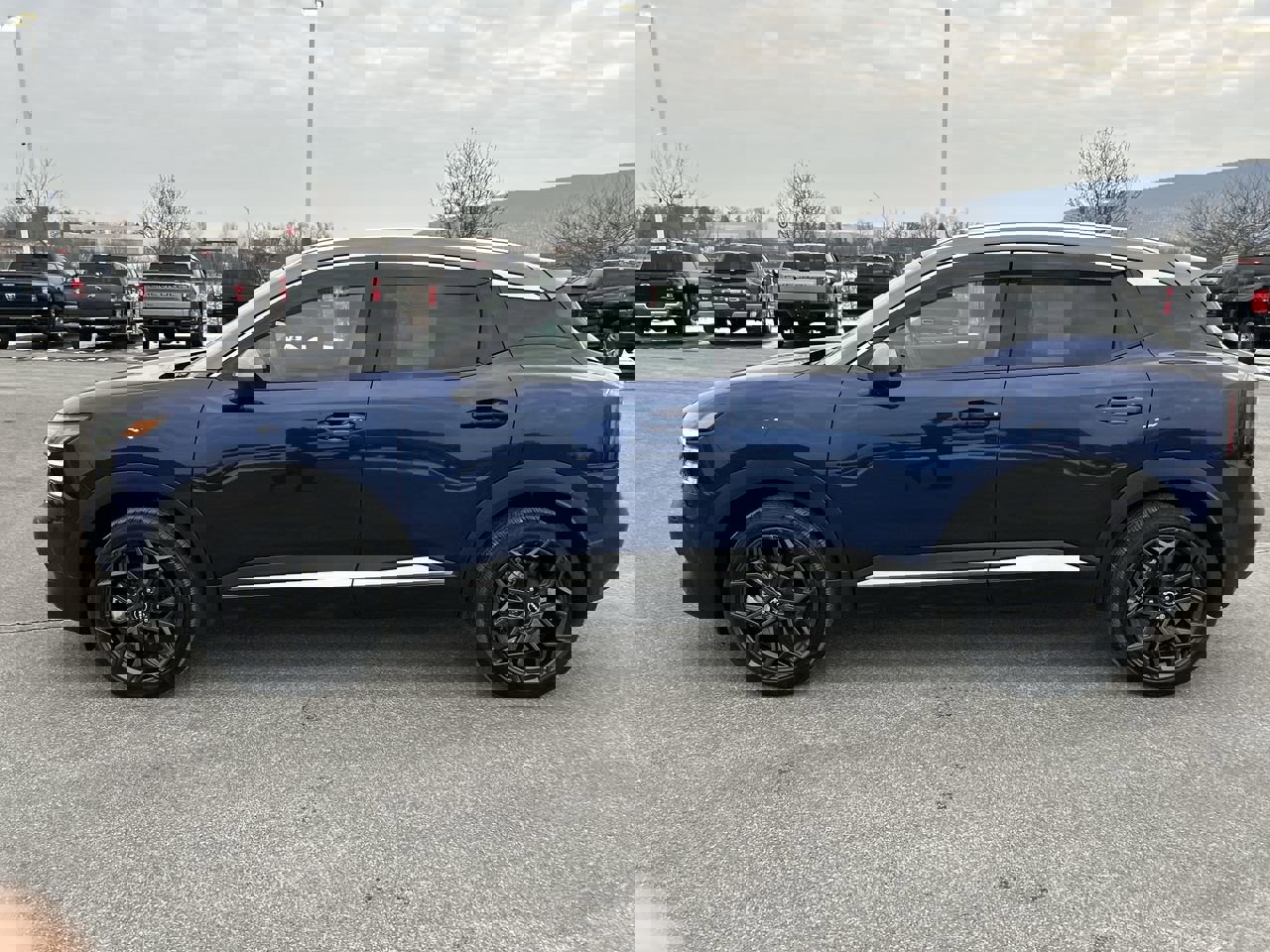 Used 2025 Nissan Kicks SR w/ SR Premium Package image 4