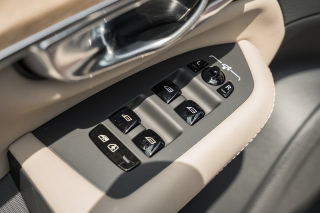 New 2026 Volvo XC90 T8 Plus w/ Protection Package Premier AWD/4WD image 39