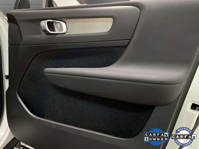 Used 2025 Volvo XC40 B5 Plus image 81