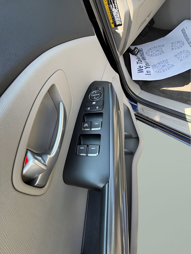 Used 2021 Kia Sedona LX FWD image 21
