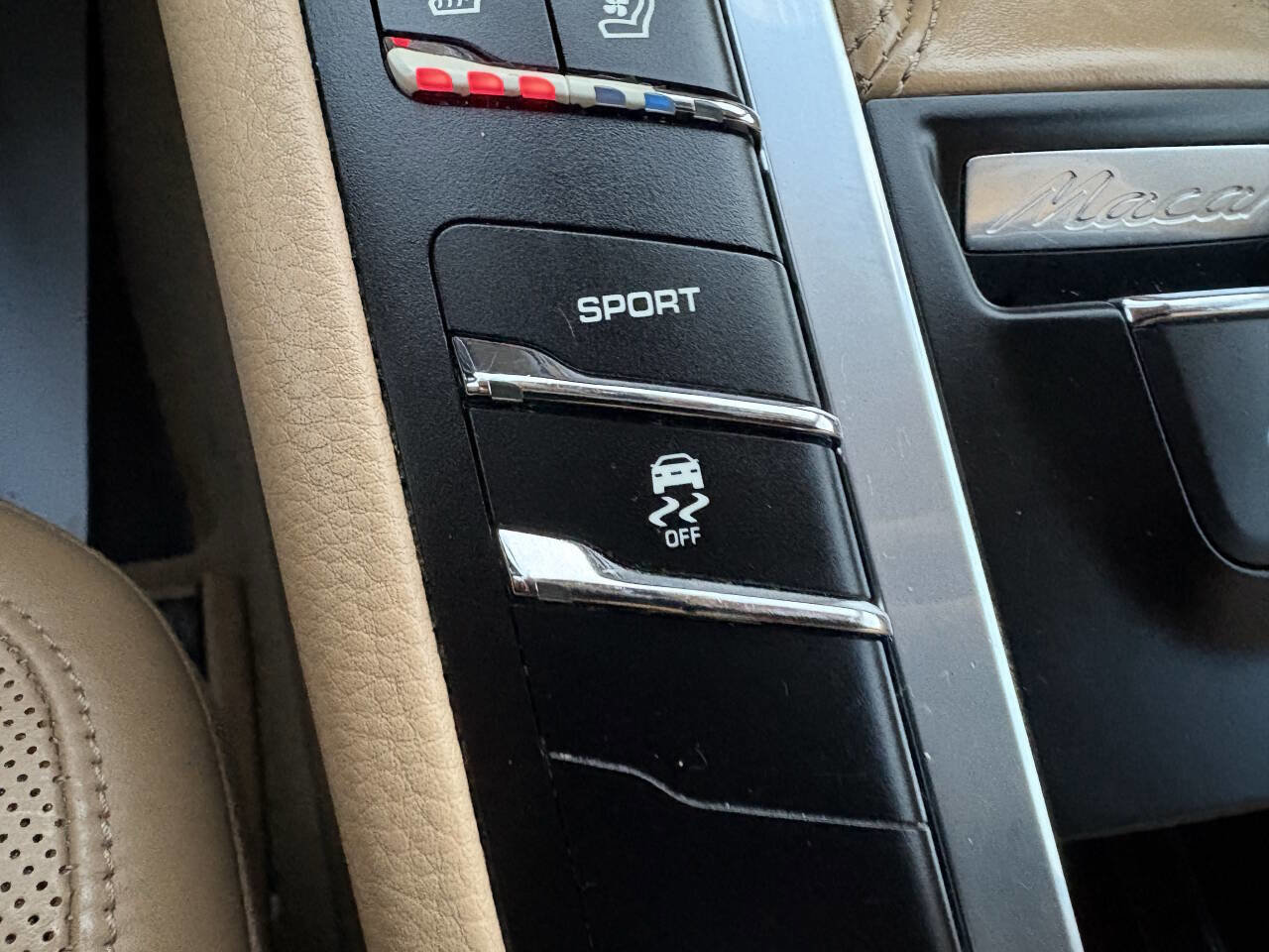 Used 2015 Porsche Macan S image 41