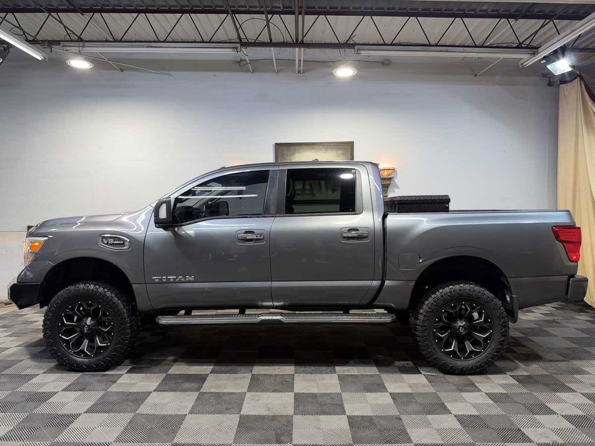 Used 2017 Nissan Titan SV AWD/4WD image 2