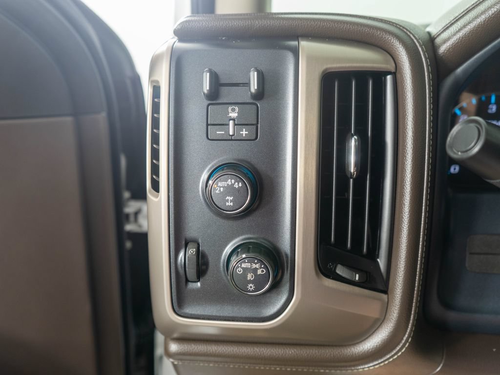 Used 2018 GMC Sierra 1500 Denali AWD/4WD image 23