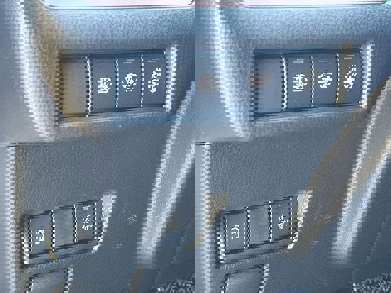 New 2026 Toyota Prius Plug-In Hybrid image 12