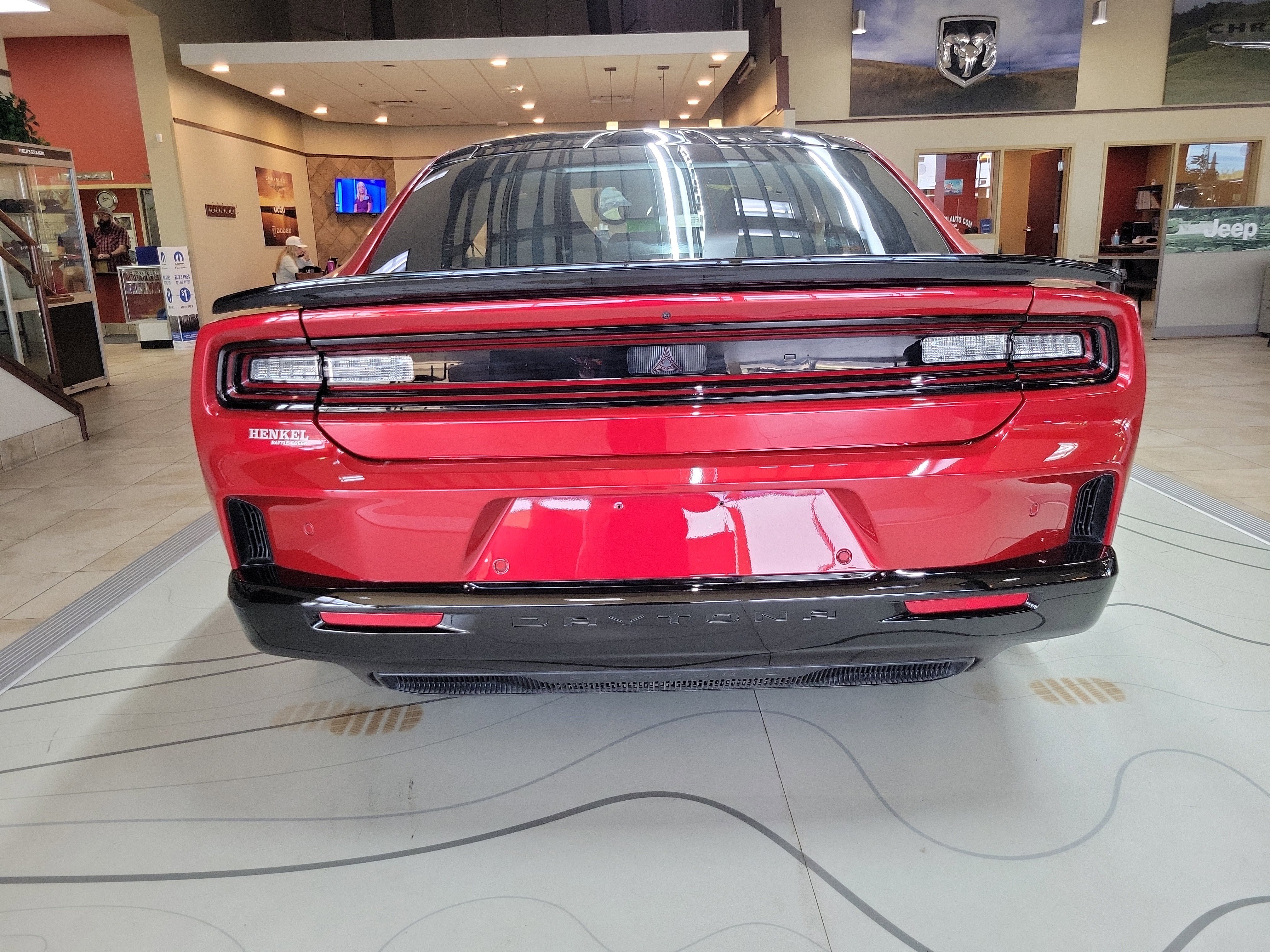 Used 2025 Dodge Charger Daytona Scat Pack w/ Track Pack AWD/4WD image 17