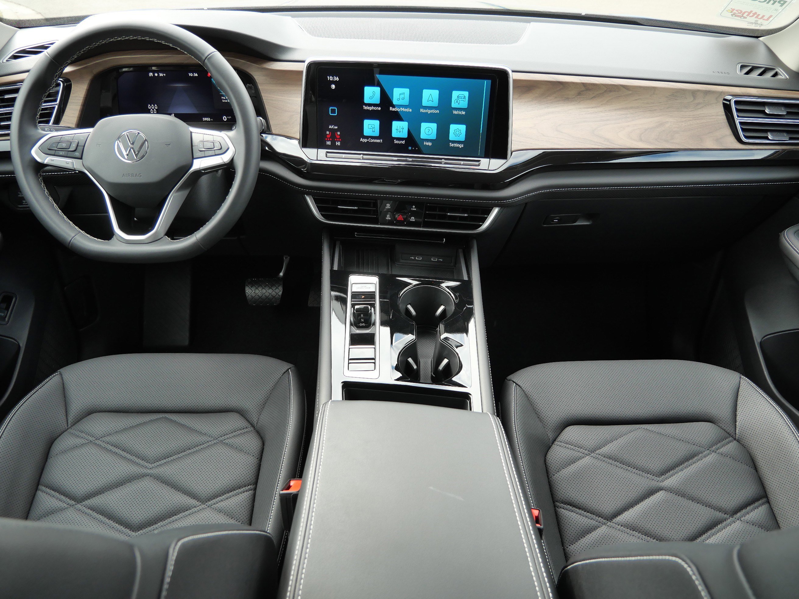 Certified 2025 Volkswagen Atlas SE image 10