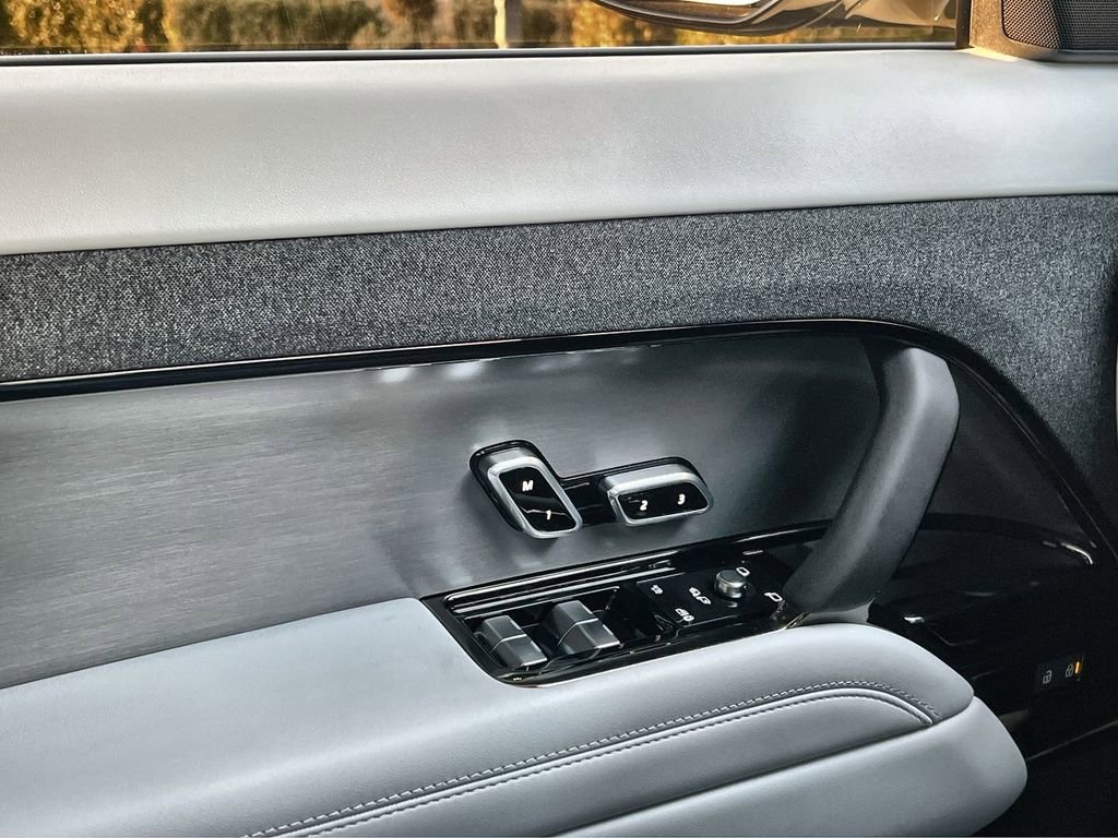 Used 2026 Land Rover Range Rover Sport SE image 20