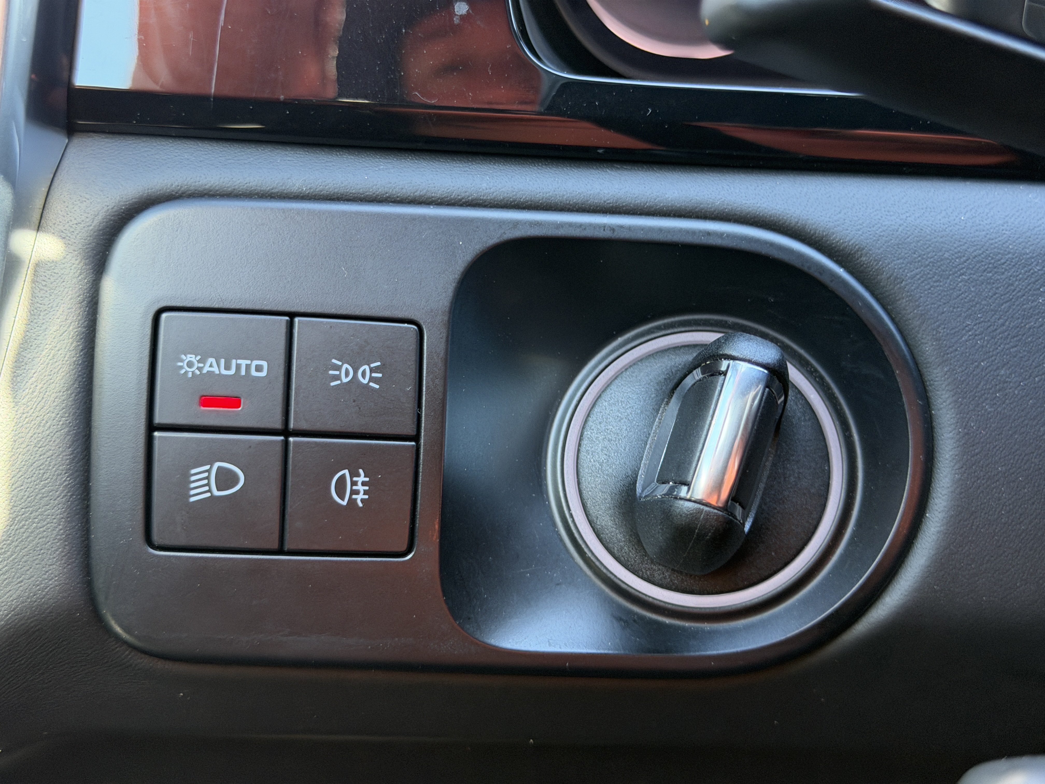 Certified 2022 Porsche Cayenne Turbo S AWD/4WD image 33