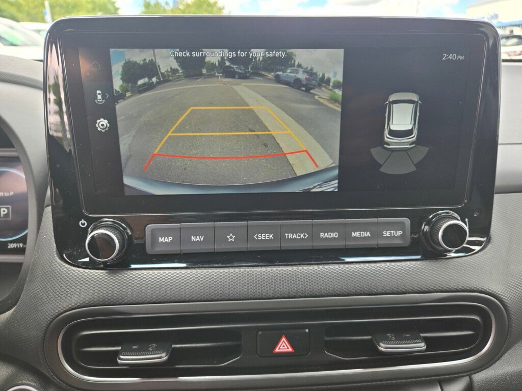 Used 2023 Hyundai Kona Limited FWD image 13