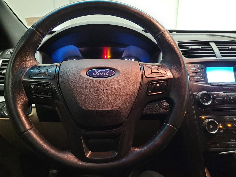 Used 2016 Ford Explorer XLT image 22