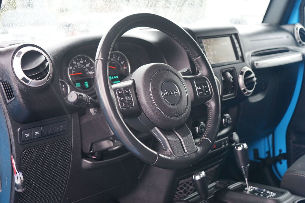 Used 2018 Jeep Wrangler Unlimited Rubicon w/ Connectivity Group image 13