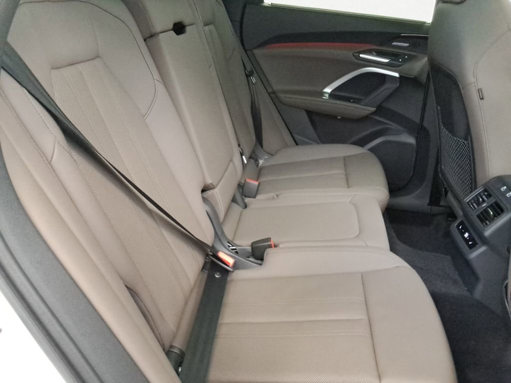 New 2025 Audi Q5 Prestige image 15