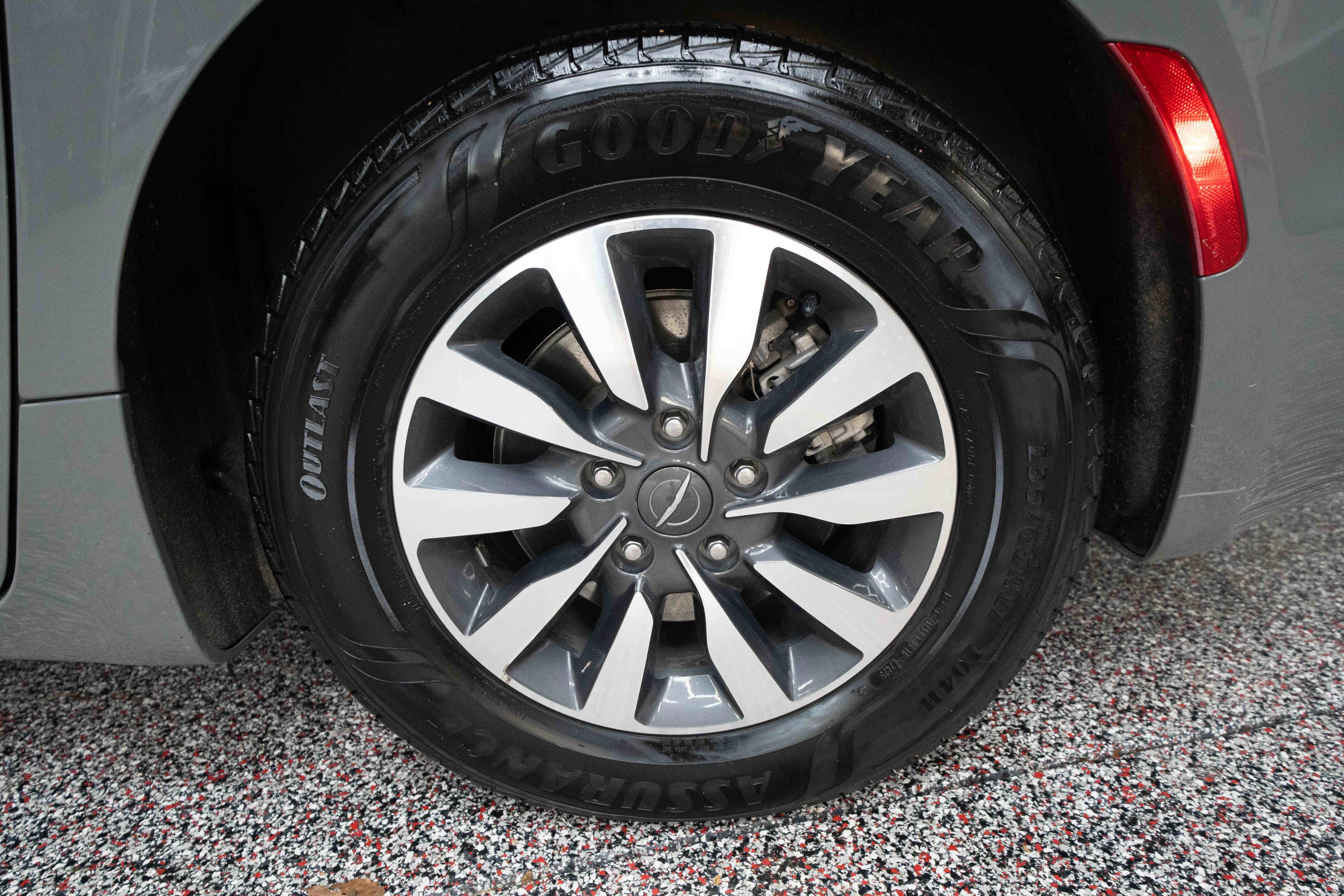 Used 2022 Chrysler Pacifica Touring-L w/ Uconnect Theater Family Group image 30