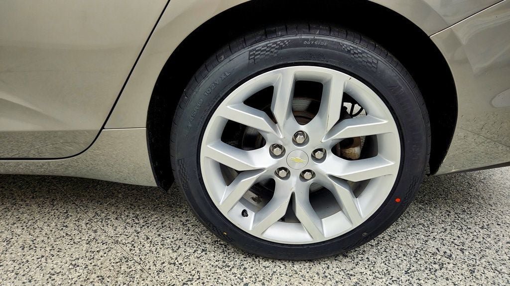 Used 2019 Chevrolet Impala Premier FWD image 9
