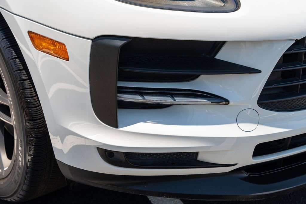 Used 2019 Porsche Macan AWD/4WD image 8