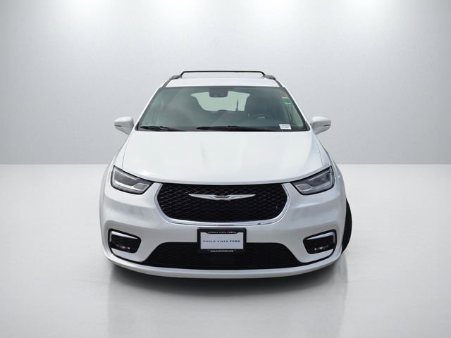 Used 2022 Chrysler Pacifica Touring-L FWD image 3